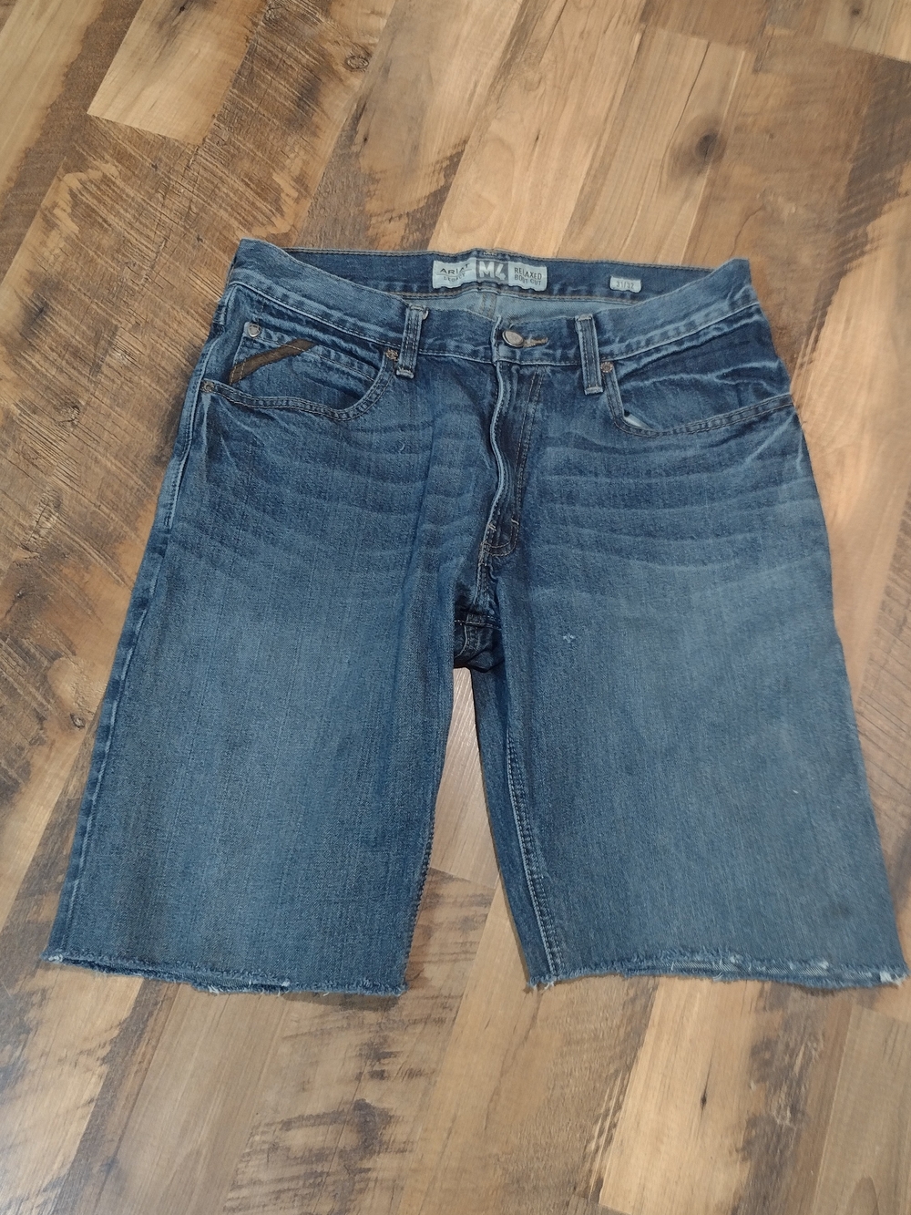 Ariat Cut Off Shorts Bermuda Length Sz 31 Waist
